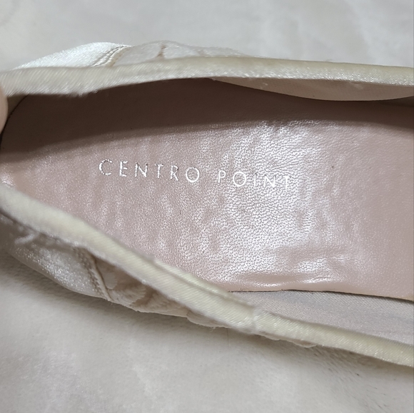 Centro Point Ivory Floral Lace Flats Size 10 - Picture 5 of 5